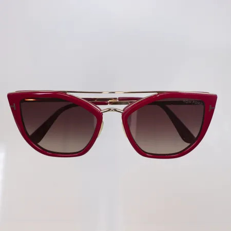 Ett par Solglasögon Tom Ford modell nr. TF648, visst slitage, med fodral från Gucci  Vikt: 0 g