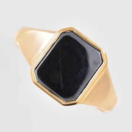 Klackring med hematit stl:22½ 18K Vikt: 8,2 g