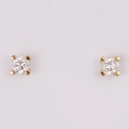 Örhängen diamanter 2 x ca0,12ct ca TCr/SI GHA längd 3mm, 18K  Vikt: 0,8 g