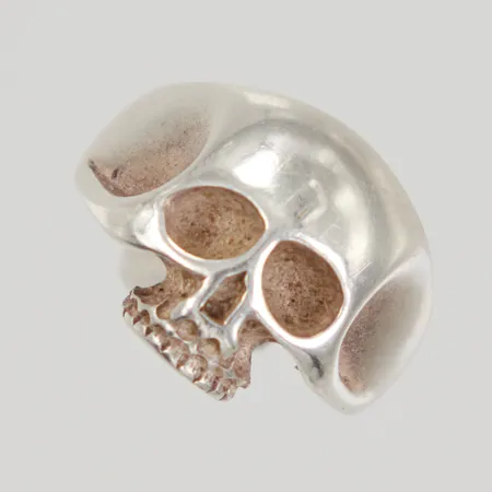 Ring dödskalle stl 17, bredd 3,4-15,2mm, 925/1000 silver Vikt: 6 g