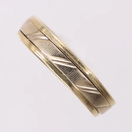 Ring defekt, skev, bucklig, 14K Vikt: 2,5 g