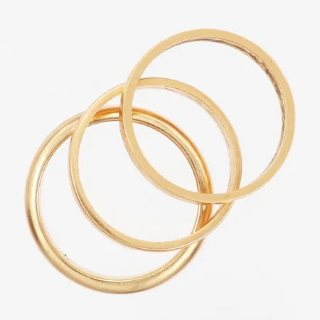 3 släta ringar med gravyr stl:20-20½, 18K Vikt: 13,6 g