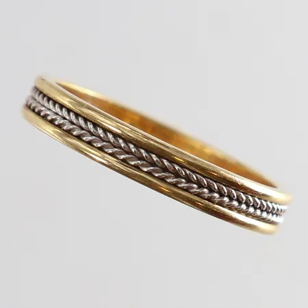 Ring tvåfärgat stl:19¾ bredd 3,8mm 14K Vikt: 4,2 g