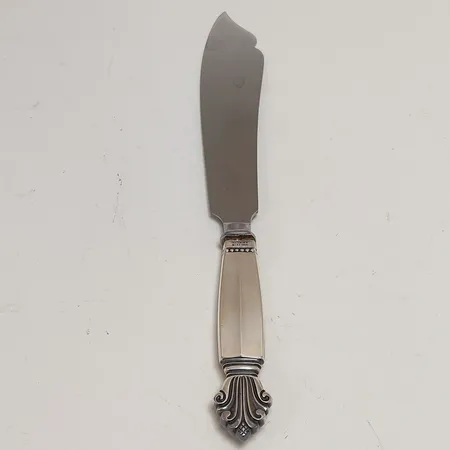 Fiskkniv Georg Jensen Acorn, längd 26cm, blad i rostfritt stål, 925/1000 silver Brv: 96,9g Vikt: 96,9 g