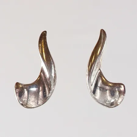 Ett par örhängen 16,5x7,5mm Silver 925/1000. Vikt: 1,9 g på auktion i Kista hos Pantbanken Sverige