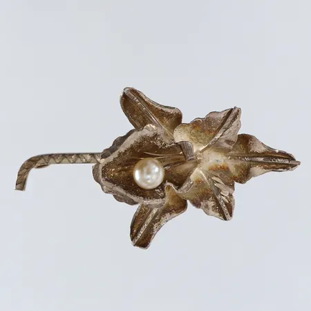 Broach med imitationspärla Ø6mm 58,5x33,5mm Silver 925/1000. Vikt: 5,9 g