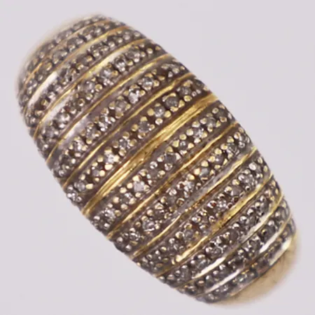 Ring med diamanter ca 96 x ca0,005ct stl:18¾, bredd 3,3-11,6mm, diamanter saknas, SSÄ, 18K Vikt: 5,6 g