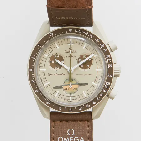 Herrur Omega x Swatch Moonswatch Mission to Saturn, bioceramic, quartz, Ø42mm, referensnr: S033T100, kronograf, velcro-band, slitage på bandet, repigt glas, inga tillberhör