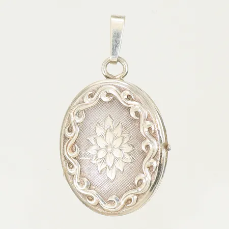 Hänge medaljong med mönster, 38x18mm inklusive hängöglan, Silver 830/1000 Vikt: 7 g