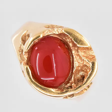 Ring med karneol stl:17¾ 18K Vikt: 8,7 g