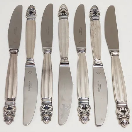 Sju Matknivar Georg Jensen Acorn, längd 23cm, blad i rostfritt stål, 925/1000 silver Brv: 557,8g Vikt: 557,8 g