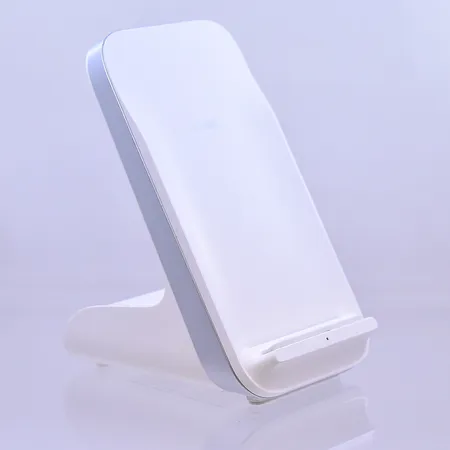 Trådlös laddare Airvooc 50W USB-C tillbehör/kabel saknas.