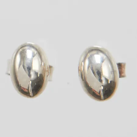 Örhängen Efva Attling "Love Bead Ear", längd 7,5mm, bredd5,5mm, stift, 925/1000 silver Vikt: 2,2g, inga tillbehör. Nypris 1100kr