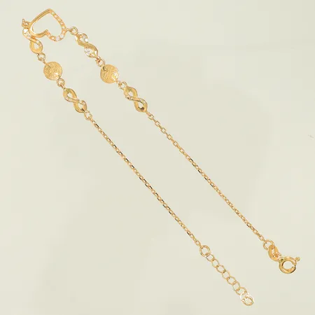 Armband med berlocker och vita stenar längd 21,5cm, bredd 1-10mm, stenar saknas, 21K, 2,9g Vikt: 2,9 g