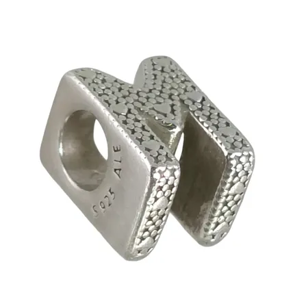 Berlock PANDORA silver 925/1000 bokstaven "M", längd 10,2 mm, bredd 7,6 mm Vikt: 2,7 g