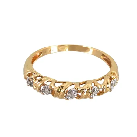Diamantring i 18K guld, Diamanter 5 x 0,005ct, tillverkarstämpel TV, stl:17¾ mm, bredd 1,7 - 3 mm, fint skick Vikt: 1,9 g