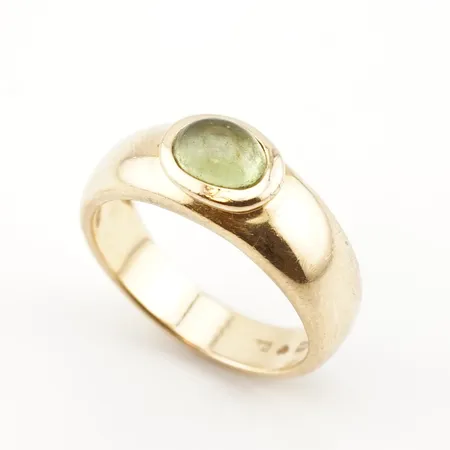 Ring m grön sten, stl 18(57), bredd 7mm, 18k Vikt: 7,7 g