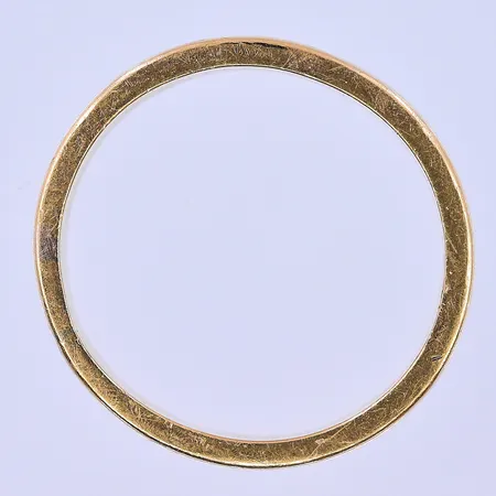 Ring stl: 17½ bredd 4mm 23K. Vikt: 7 g