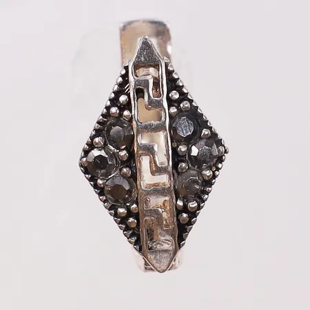 Udda örhänge med stenar, ca 14,4-8,9mm silver 925/1000 Vikt: 1,1 g