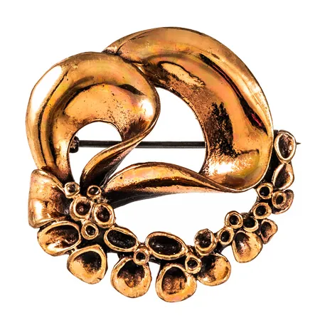 Brosch Lava Hannu Ikonen Finland 35,7x36mm, brons 11,5g.