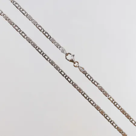 Kedja längd 50cm bredd 2,5mm vitguld 14K. Vikt: 8,6 g på auktion i Kista hos Pantbanken Sverige