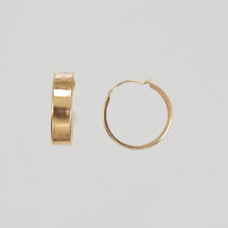 Ett par örringar Ø ca 16mm, bredd 5mm, 18K Vikt: 1,4 g