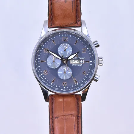Herrur, Jacques Lemans, Ø43,5mm, chronograph, med läderband, nr: 1-1844, repigt plexiglas, bruksslitage, batteribyte behövs, ej funktions testad, inga tillbehör.