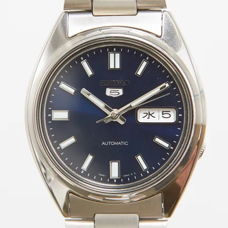 Herrur Seiko Sports Classic 5, stål, automatisk, 37mm, refnr: SNXS73K1, serienr: 580166, boettnr: 7S26-0480, datum, extra länk bitar, etui, kvitto, box.