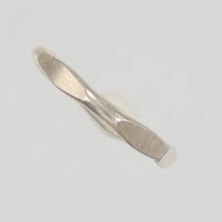 Ring stl 16¾, bredd 2,5mm, 925/1000 silver Vikt: 1,7 g