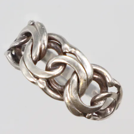 Ring Bismarck stl:17½ bredd 2-9mm lite skev GHA silver 925/1000 Vikt: 2,6 g