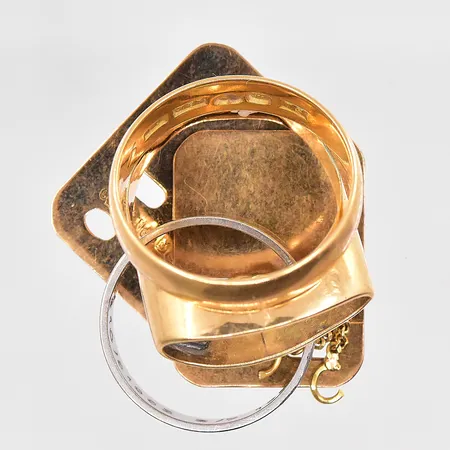 Diverse defekt guld, gravyrer 18K Vikt: 14,1 g