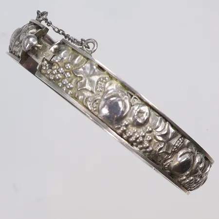 Armring öppningsbar mönstrad med växtdekor Ø64mm bredd 12mm silver 830/1000 Vikt: 21,5 g
