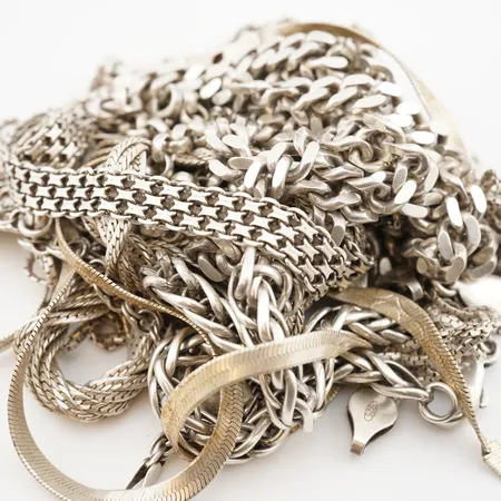 Diverse silversmycken Vikt: 110,4 g