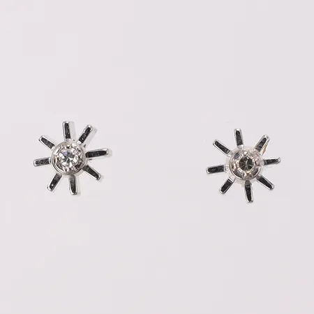 Örhängen med stenar, höjd 6mm bredd 6,3mm, enstaka snurrebuss i silver, vitguld, 18K Vikt: 1,3 g