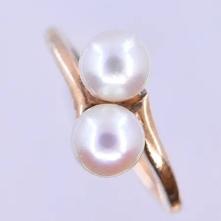 Ring med pärlor stl: 16 bredd 2-9mm repad skena 14K. Vikt: 3 g