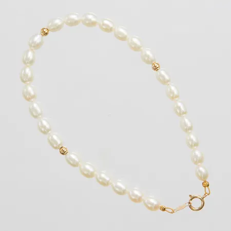 Armband GHA längd ca 19cm, odlade sötvattenpärlor, bredd ca 5mm, lås och detaljer i 18K Brv: 5,5g Vikt: 18,7 g