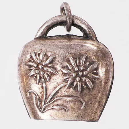 Hänge koskälla med blomdekor, längd 22-16,7mm, silver 830/1000 Vikt: 2,1 g