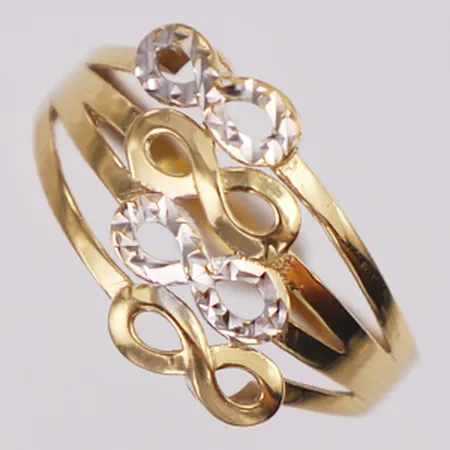 Ring vitguldsdetaljer stl:18½, bredd 2,1-14,3mm, skev, 18K Vikt: 2,8 g