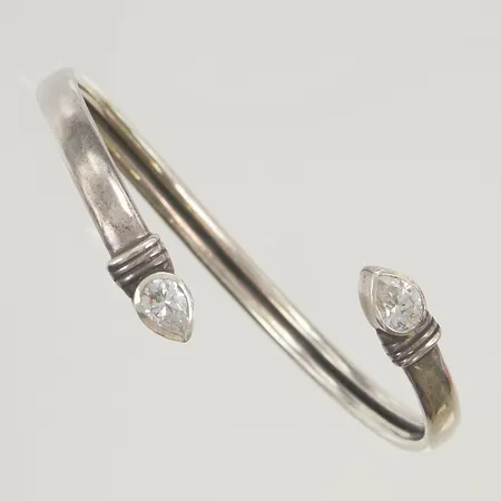 Armring öppen och halvstel 57x46mm, 925/1000 Silver 9,2g.