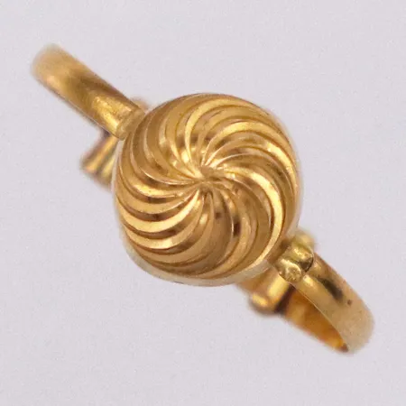 Ring reglerbar skena stl:från ca 17, skev, 21K Vikt: 1,2 g