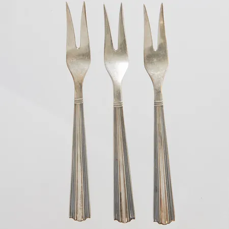 Tre Plockgafflar, längd 12cm, finska stämplar, 916/1000 silver Vikt: 32,7g Vikt: 32,7 g