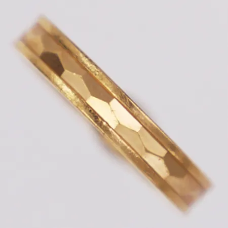 Ring stl:20¼ bredd 4mm, gravyr, 18K  Vikt: 3,3 g
