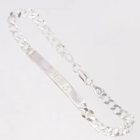 Armband med gravyrbricka, längd 20cm bredd 5,4-5,7mm, gravyr silver 925/1000 Vikt: 7,8 g