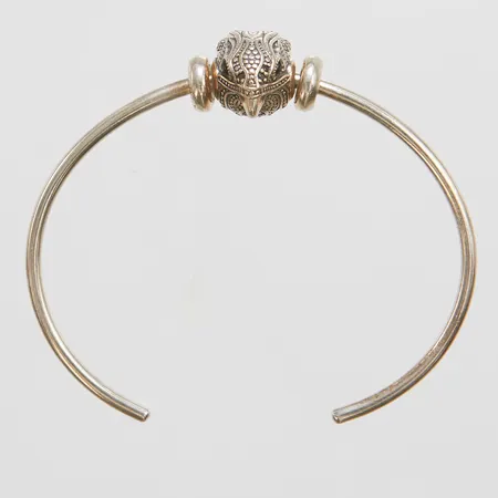 Armband stelt Thomas Sabo innermått ca 56mm, liten i storlek, integrerad falk-berlock, svarta stenar, 925/1000 silver Vikt: 10,6g Vikt: 10,6 g