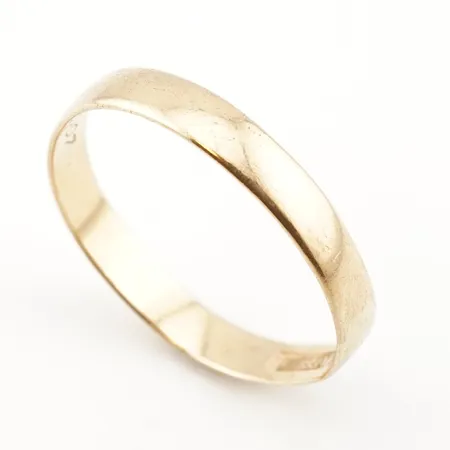 Ring, stl 23(71), bredd 4mm, 18k, gravyr Vikt: 3 g
