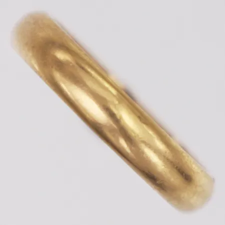 Ring slät stl:18½ bredd 4,1mm, gravyr, 18K  Vikt: 6,6 g
