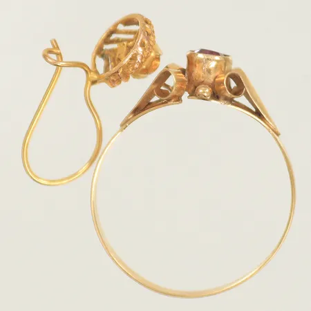 Diverse guld, ring, udda örhänge, defekt/av 14K Vikt: 1,6 g