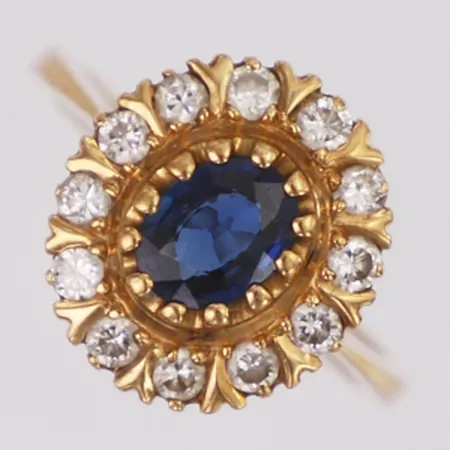 Ring diamanter 12 x ca0,03ct ca W/SI troligen safir stl:16, bredd 1,5-13,5mm, SSÄ, 18K  Vikt: 3,9 g
