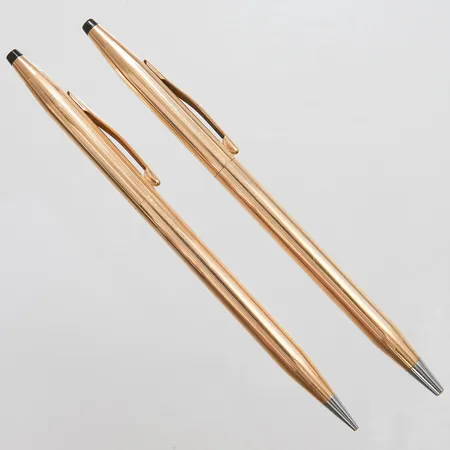 2 Pennor Cross, en blyertsstiftpenna en kulspetspenna, made in USA, 1/20 14K gold filled, format etui Vikt: 0 g