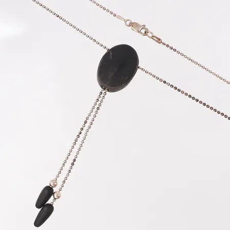 Collier med trädetaljer, längd 43cm, bredd 1,5 mm, hänget 10cm långt, silver 925/1000 bruttovikt 6,7g Vikt: 0 g